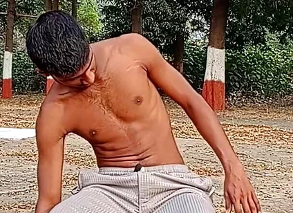 Batha Batha Kesa Hilaya Jata Hai