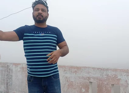 Indian Daddy Takes off His Clothes in Freezing Winter Fog