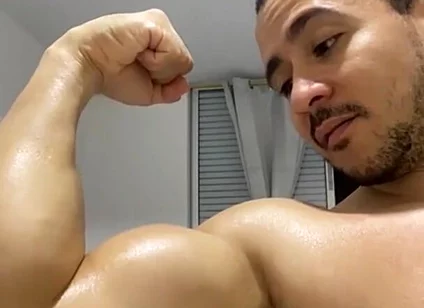 Great Muscular Adoration of a Super Horny Latino