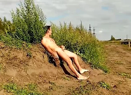 Walking Nude Outdoors And Jerk Off