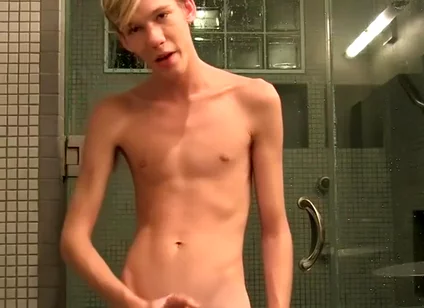 Cute Teen 18+ Private Session Showing Off