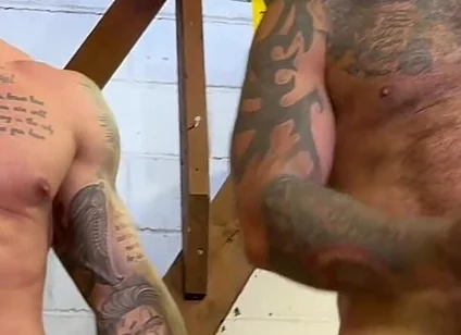 5 Straight Guys Wank Together!