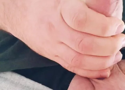 Guy Showed Bouncing Balls and Cummed on the Desk in the Office