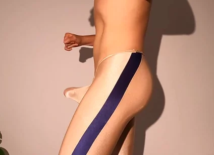I Love These Leggings That Fit the Shape of My Cock.