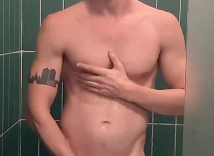 I Give Myself a Good Wank in My Friend's Shower