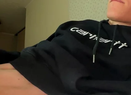 Hand Thrusts Make Horny Twink Lose Control Fast
