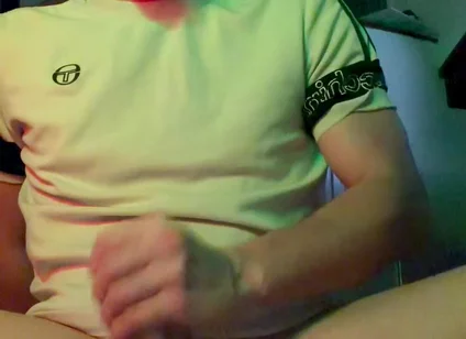 Twink Shows His Feet and Jerks off