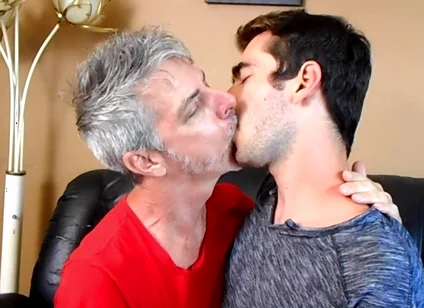 Hot Gay Kissing with Kody & Richard