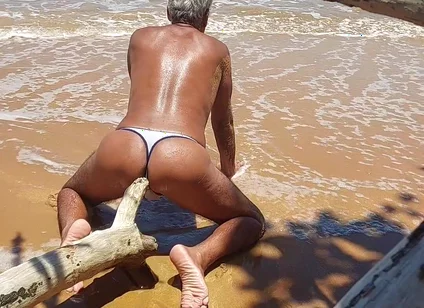 Ladysilva Full of Horny on the Beach Comes Fuck My Hot Ass