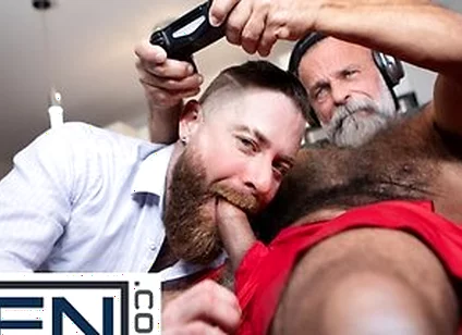 Men - Stepdaddy Cakes Sucks His Boyfriend Stepdaddy Johns Dick While He Is Gaming, Then Takes A Ride