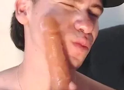 Fucking Me with a 20 Cm Dildo and Then I Put It in My Mouth