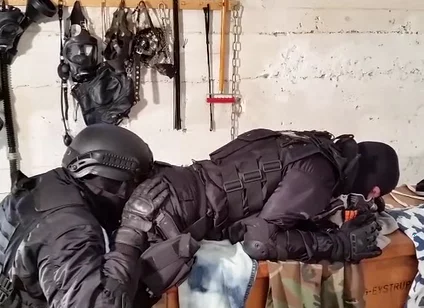 3 german swat cops cuming