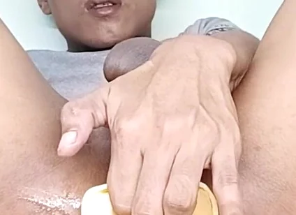 Nueng, No. 121, Nueng, Preparing for a Hot Fist
