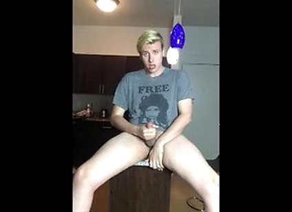 Cumming In The Kitchen