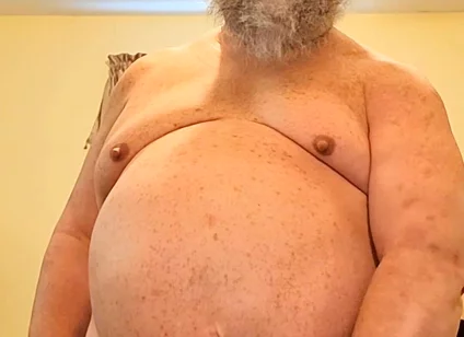 Big Guy Bates and Cums