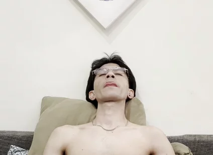Cute Twink Love to Jerk His Big Dick!