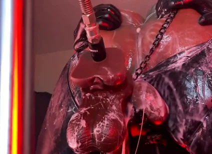 Intense Creamy Fuck on the Butt Machine - Gaping and Farting Bubbles