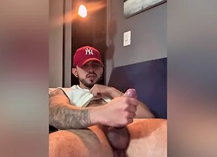 Young Man With Huge Penis Takes Out A Big Explosion Of Cum With Verga Grande