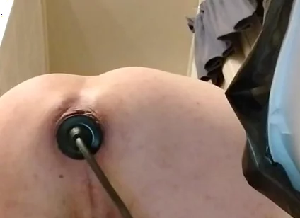 Soda Can Sized Plug Push Out Then Pop Back in