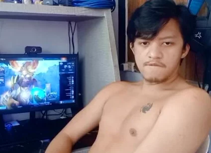 Hot Pinoy Boy Taste Himself