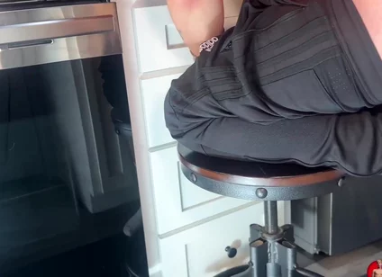 Hung Papi Viral Video Fucking While Cooking Pasta Bareback