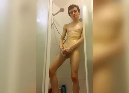 A Big Wet Uncut Twink Cock!