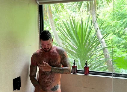 I’d Love to Jerk off in the Shower