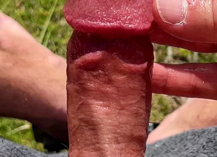 Risky Public Wank and Cum at the Beach