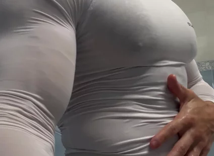 Compressions Get Too Tight and Wet Squeezed Around of Huge Muscles