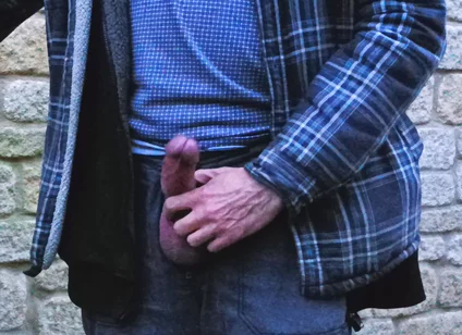 Big Uncut Cock Wanking and Cumming for the Neighbours Again - Rockardglans