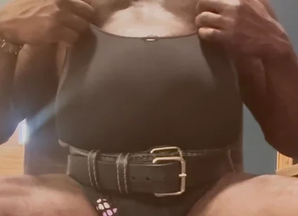 Black Mature Muscle Solo Tits and Vibrator