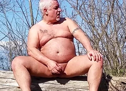 Piss Outdoor