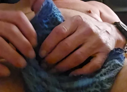 Stroking and Cumming to VR Porn