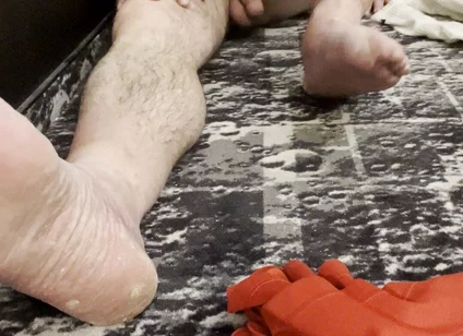 Coach Karl's Bare Feet Bare Balls [8893]