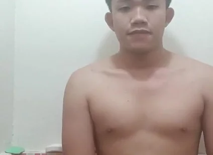 Horny Filipino Is Horny and Lets It Out