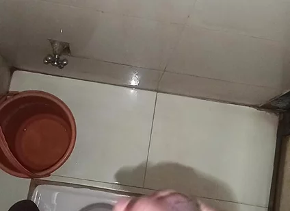 Desi Boy Jerk off on Toilet Masterbet in the Toilet