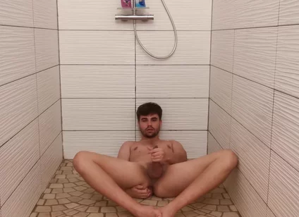 Masturbating Before the Shower - Beepied