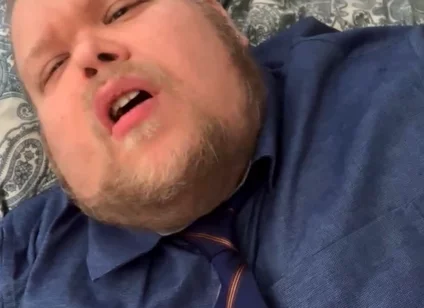Jefbear Comes for His Boss and Shows off His Hot Chubby Body and His Big, Hot Cock with Lots of Sperm Coming Out.