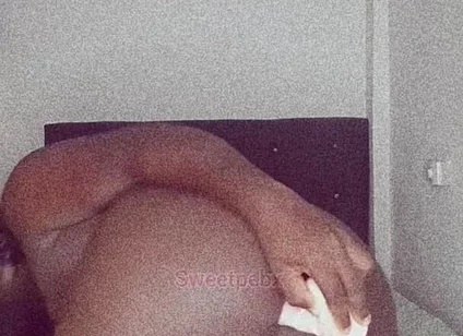 Twerking and Anal Masturbation