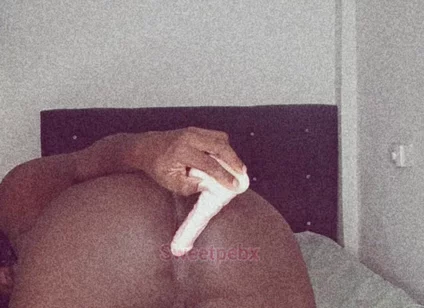 Twerking and Anal Masturbation