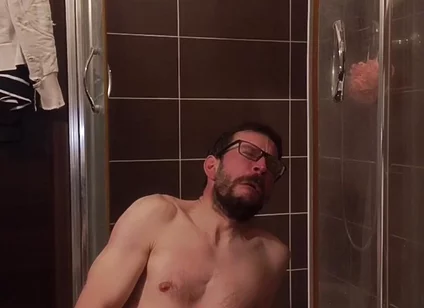 Jerking off a Cock in the Shower