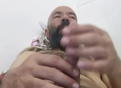 Solitary Caricia Ends in Pussy Cum Flood