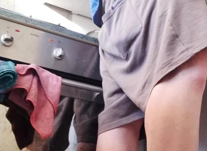 Husband Jerk off to Sink He Is Fast Becasue Wife Can Catch.