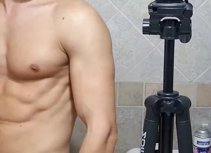 Flexing My Muscles and Cumming!