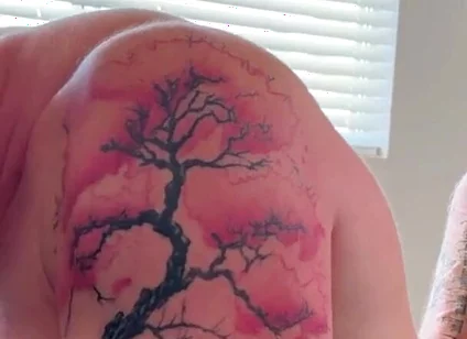 Tatted Dude Fucks Muscle Bottom