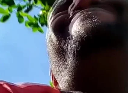 Worker Asks for a Ride to Go to the Beach and Gives It to the Driver
