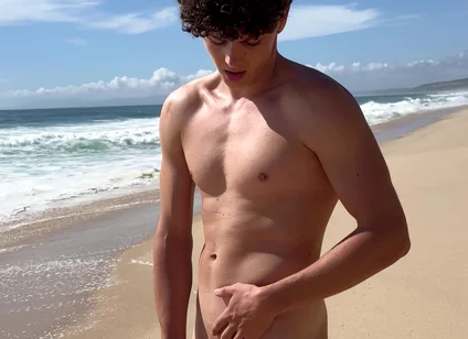 Twink Beach Jerk off