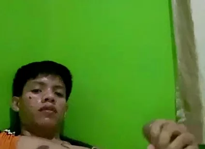 Pinoy Twink Quick Jerk off