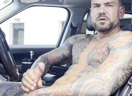 Guy Masturbates in the Car
