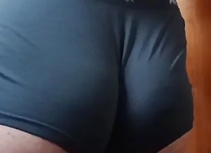 I Love to Show My Big Ass in the Bathroom